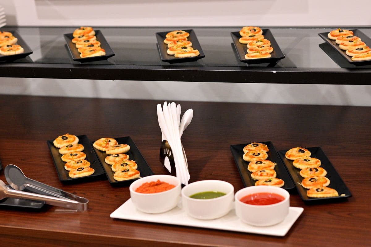 Canapés servis lors d’un cocktail CanCham