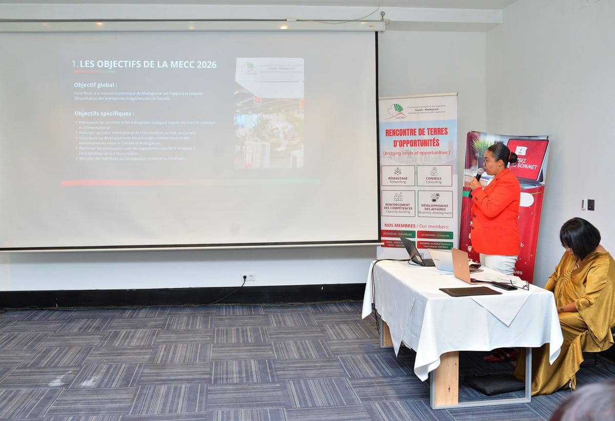 Présentation devant écran lors d’une rencontre CanCham